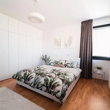 Prague Marina River View Apartment Close To City Centre Free Parking Exterior photo